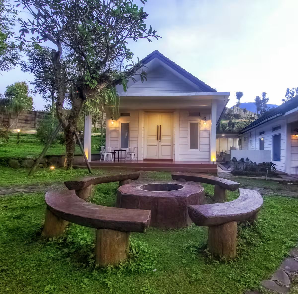 Villa Kakek Bodo View — Tampak Depan